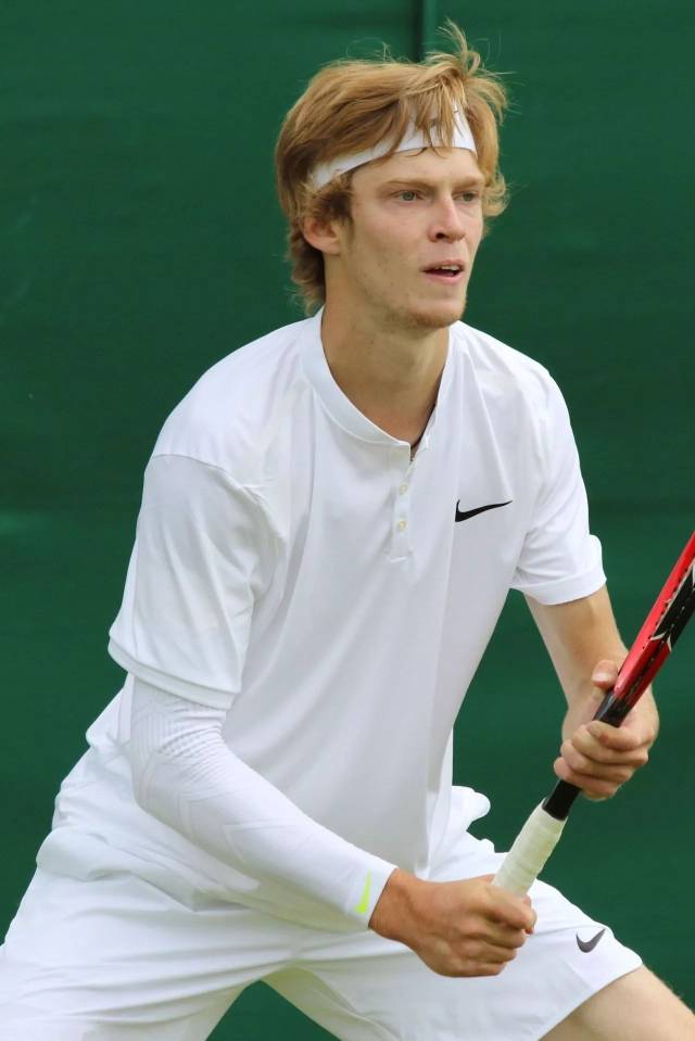 场比赛中成 场比赛中成